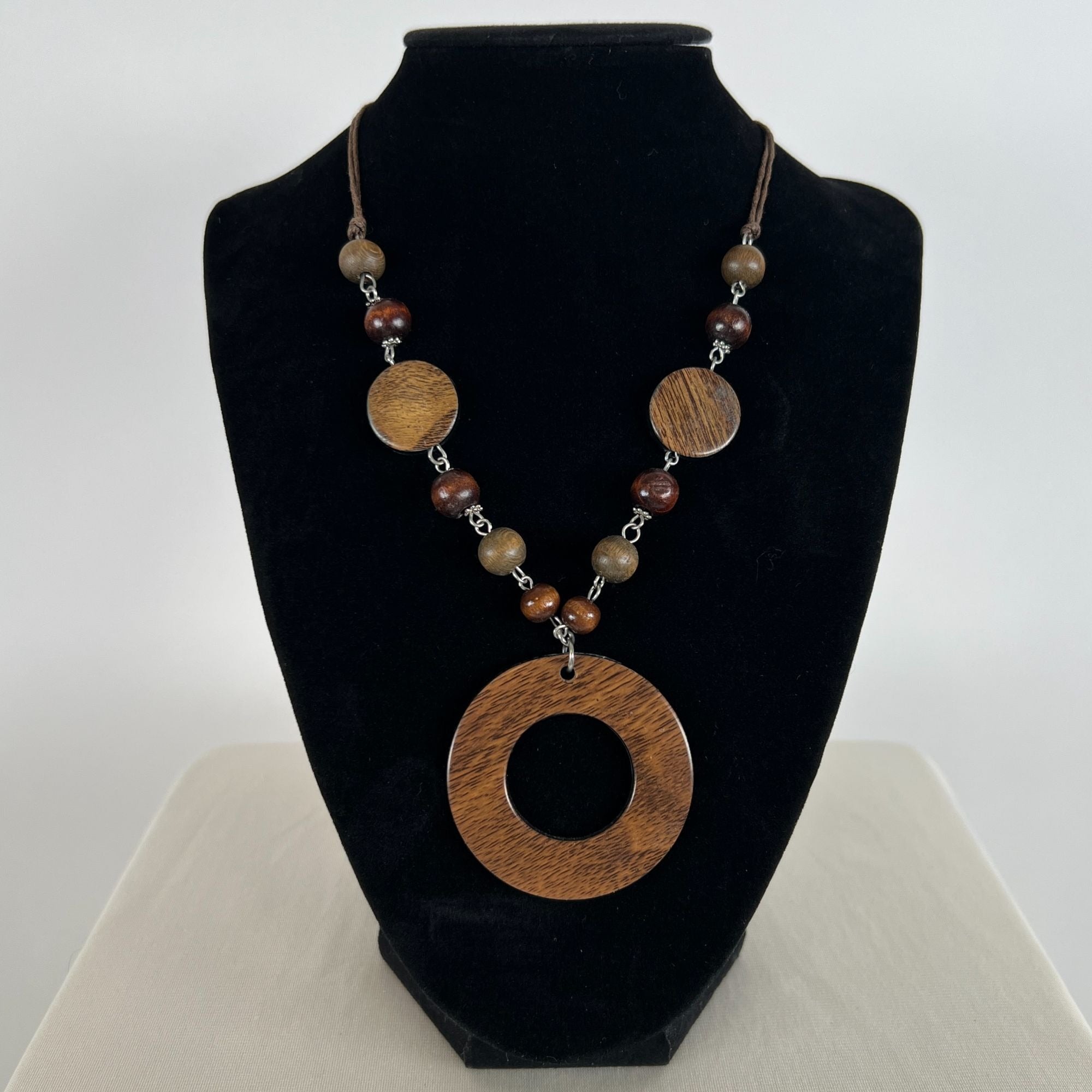 Vintage Y2K Brown Wooden Beaded Necklace