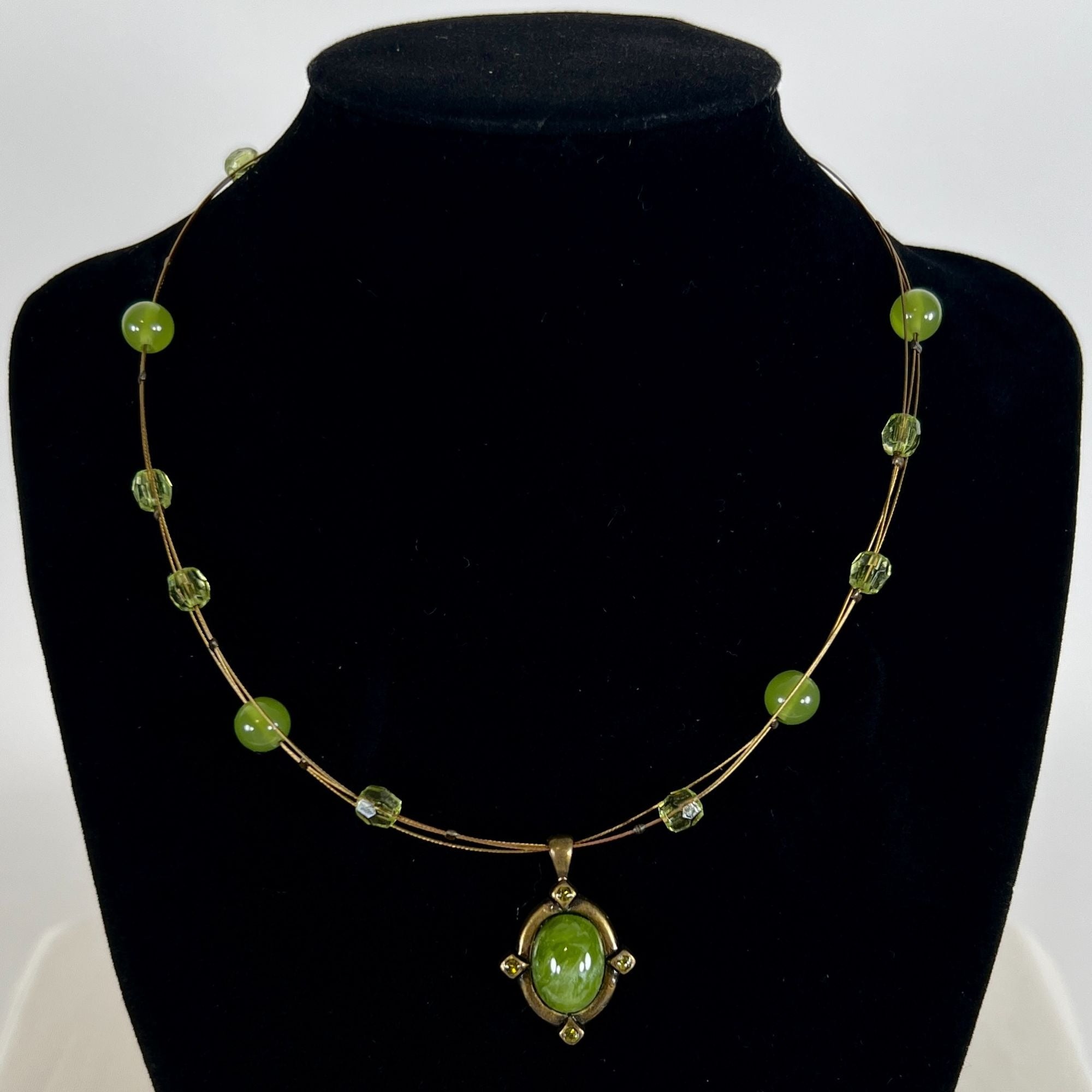 Vintage Y2K Green Beaded Wire Stone Necklace